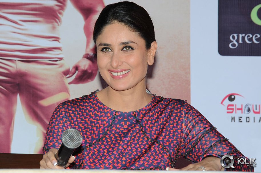 Kareena-Kapoor-at-Singham-Returns-Movie-Press-Meet
